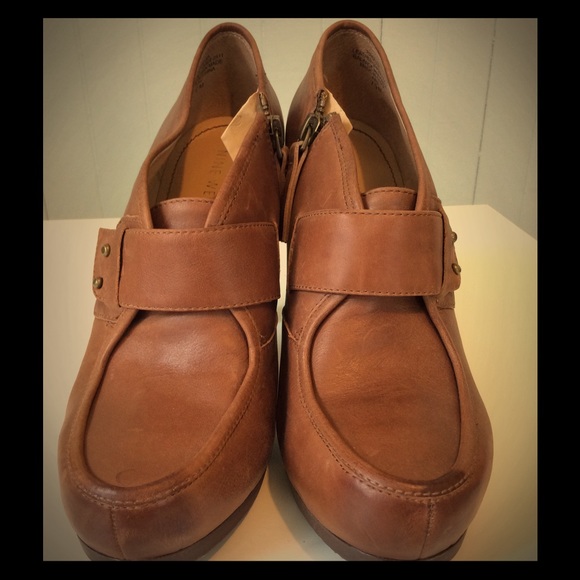 Nine West Bootie in camel, 7.5M