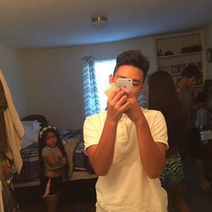 Meet your Posher, Santos