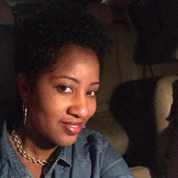 Meet your Posher, Latoya