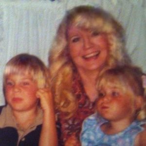 Meet your Posher, Elaine