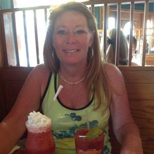 Meet your Posher, Lois