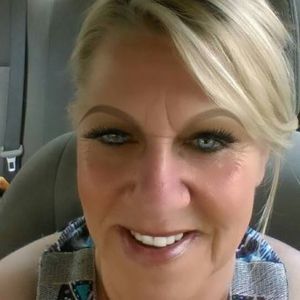 Meet your Posher, Inez