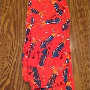 BNWT lularoe OS Americana firework leggings