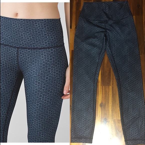 EUC Lululemon High Times Aquamarine Star Pixel 6