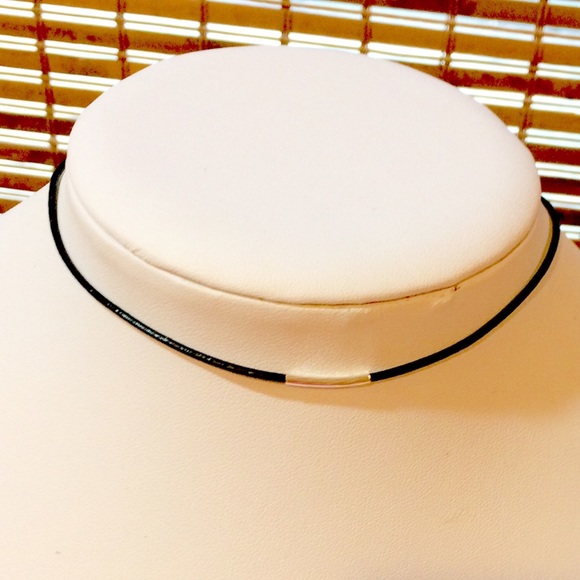 Jewelry - Silver and black leather choker