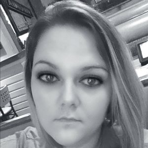 Meet your Posher, Candice