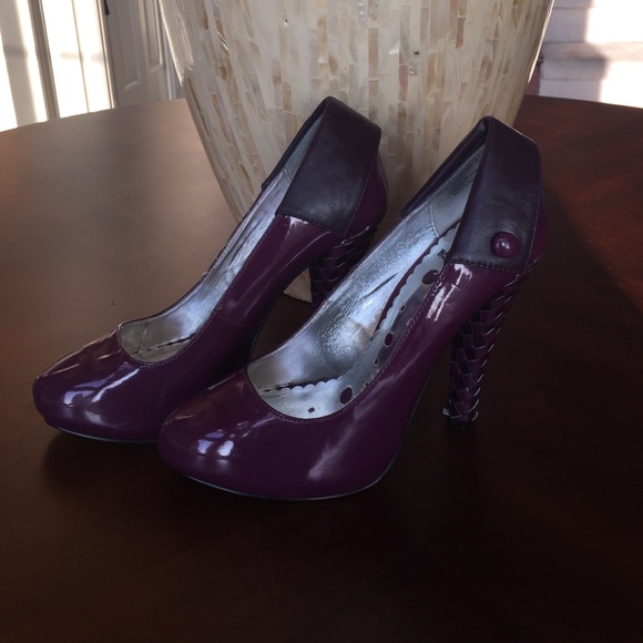 Cute Purple tuxedo, unique style heel.