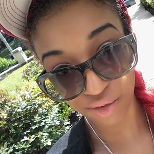 Meet your Posher, Joyce