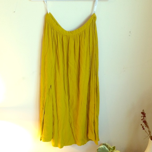 Topshop flowing A-line skirt sz 4 with slits