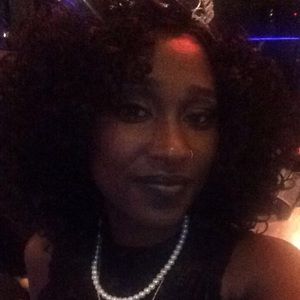 Meet your Posher, Crystal