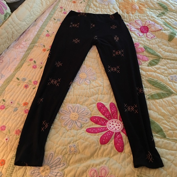 Lularoe  black leggings with cute beige detail