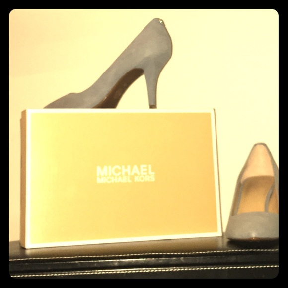 NWT Michael Kors Grey Suede Heels US 7.5