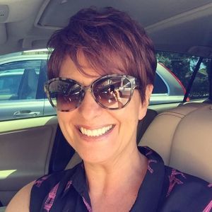 Meet your Posher, Deborrah