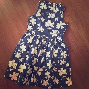 Girls GAP dress size medium (8)