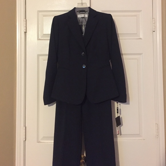 Tahari Pant Suit