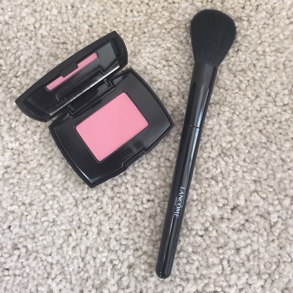 lancome blush brush