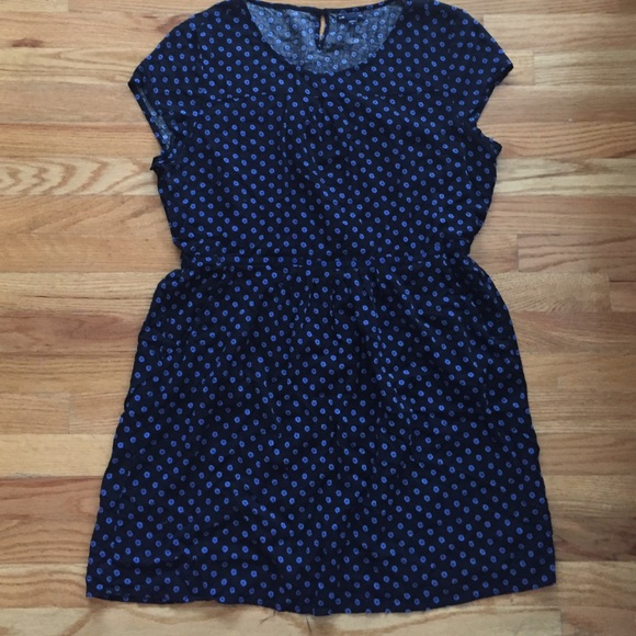 Comfy dress with pockets! Black with blue flowers
