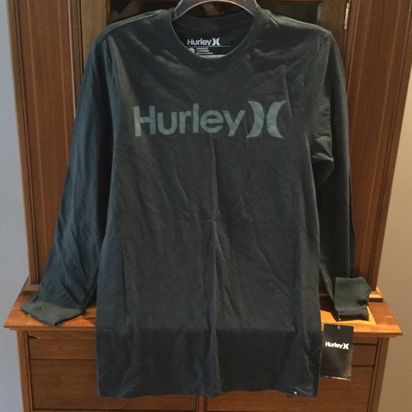 Young men Hurley long sleeved tee