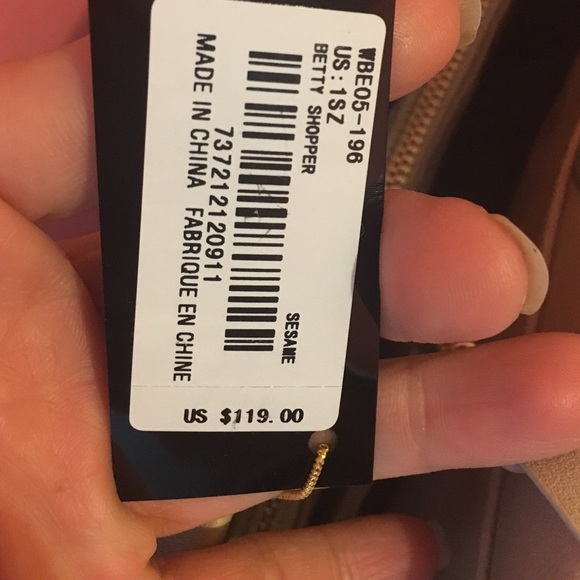 Tan bebe tote style - Picture 4 of 4