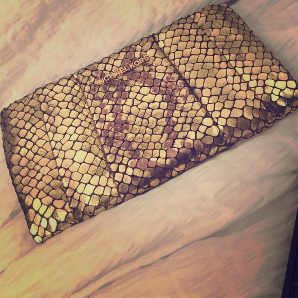 Michael Kors Gold snakeskin like clutch! Perfect!