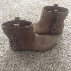 Women's faux suede fringe ankle booties