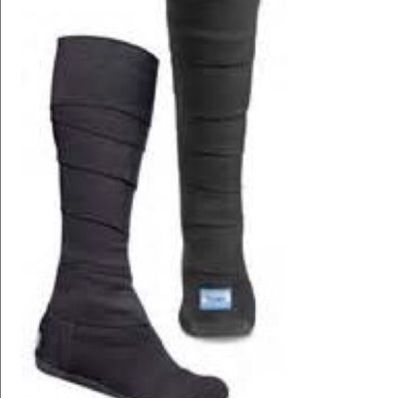 Toms wrap up boot