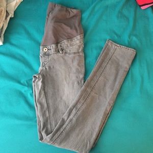 Gray h&m maternity jeans.
