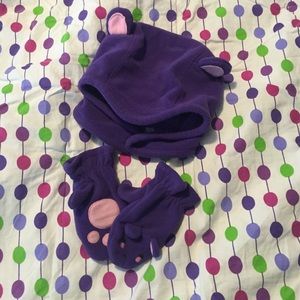 Gymboree hat and mittens set, good condition