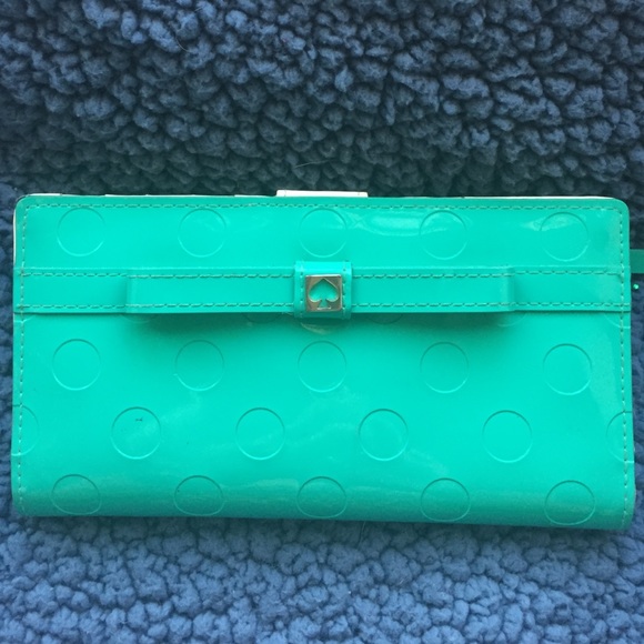 Kate Spade wallet-authentic