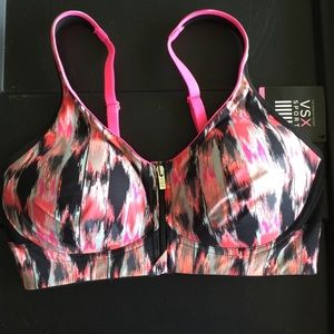 New Victoria's secret VSX sports bra NO UNDERWIRE