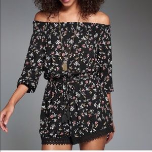 LOOKONG FOR THIS A&F ROMPER