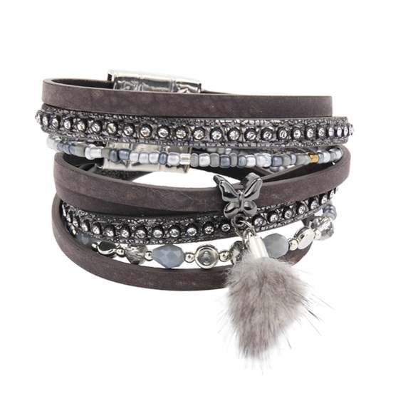 Jewelry - Adorable Wrap Bracelet (nwt)