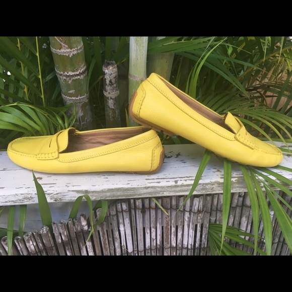 Ralph Lauren leather mustard loafers. Size 8