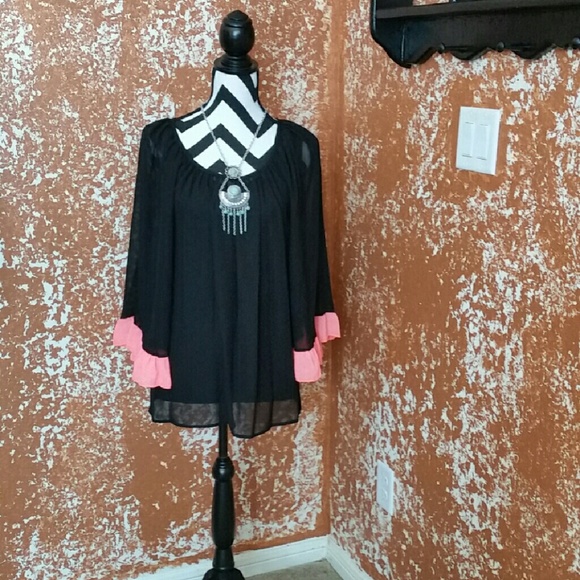 🔴SOLD🔴LAST ONE! Just a touch of Coral top. - Picture 3 of 4