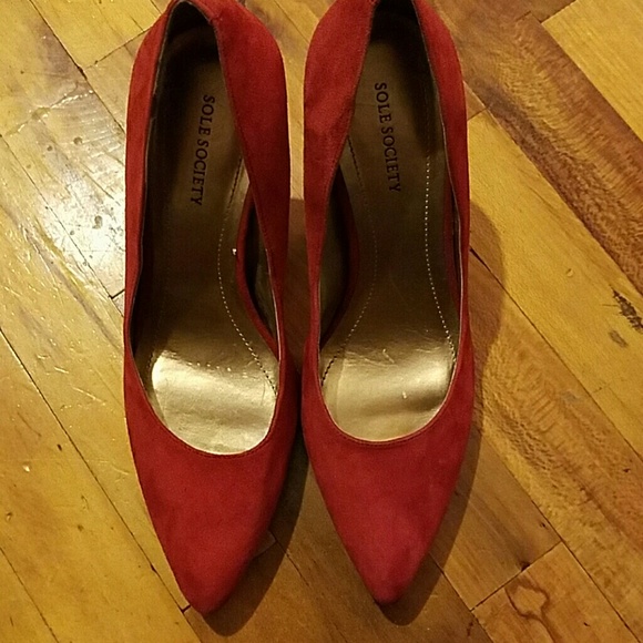 Never Worn!! Pump by sole society