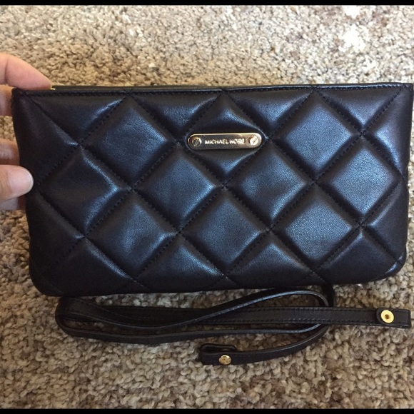 Michael Kors lambskin 👛 clutch/shoulder bag