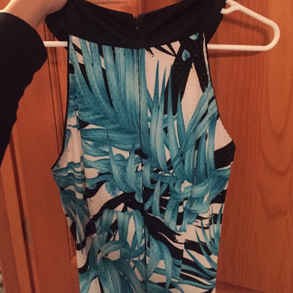 Cache dress - Picture 3 of 4