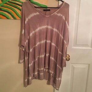 Cute flowy tye dye top!
