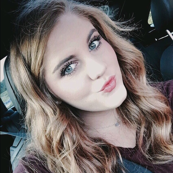 Meet your Posher, Paige - Picture 1 of 1