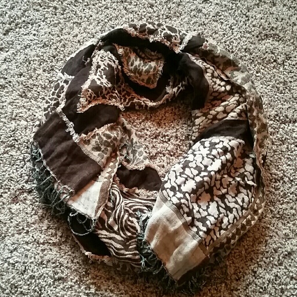 Fall Scarf Bundle Purple and Leopard - Picture 2 of 4