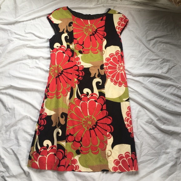 Beautiful Floral Business Dress - Picture 1 of 3