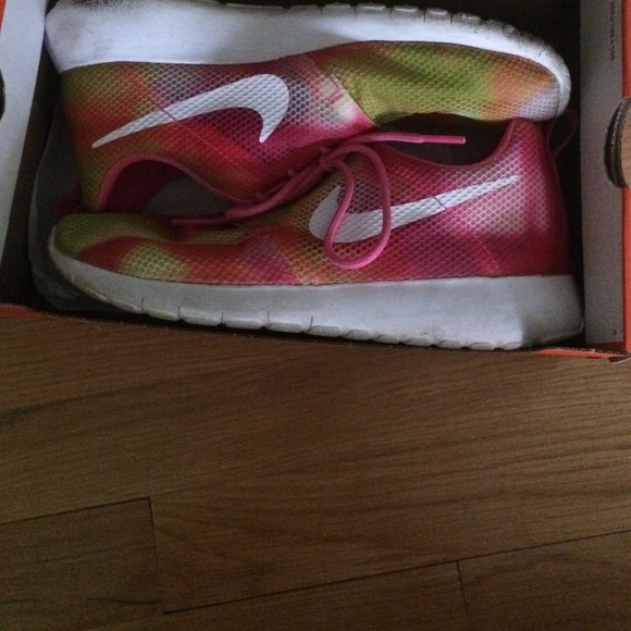 Nike roshes - Picture 1 of 4