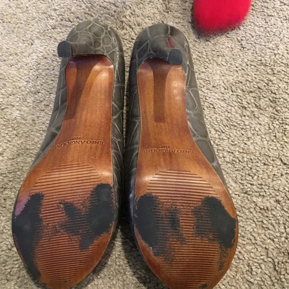 Enzo Angiolini size 9 1/2 shoe Grey snake skin - Picture 3 of 3