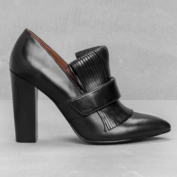 NEVER WORN! & Other Stories Leather Fringe Pumps