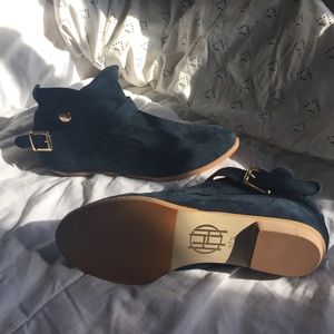 House of Harlow, new, dark blue, suede, booties.