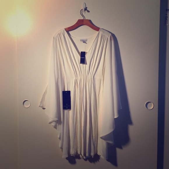 Chiffon sleeved knit Bebe dress.