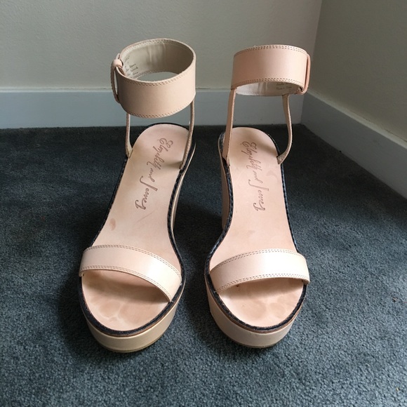 Elizabeth and James Natural Wedge