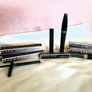 Mascara, eyeliner, facial highlighter