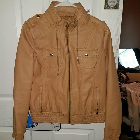 Leather jacket - Picture 1 of 3