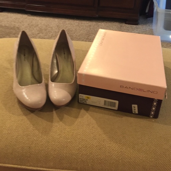 Bandalino tan leather pumps - Picture 1 of 2